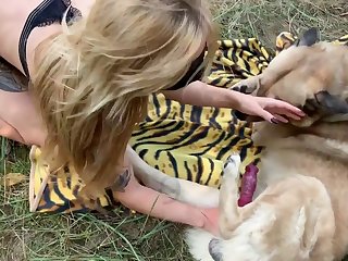 Thick  Amateur Dog porn Blonde Plays With Her Pussy Arousement